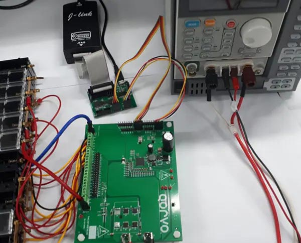 Xu Hướng Pin Lithium Dung Lượng Lớn & Công Nghệ BMS Thông Minh 35 Bộ đánh giá Qorvo PAC22140EVK1 được sử dụng để phát triển BMS thông minh cho bộ pin lithium 10S