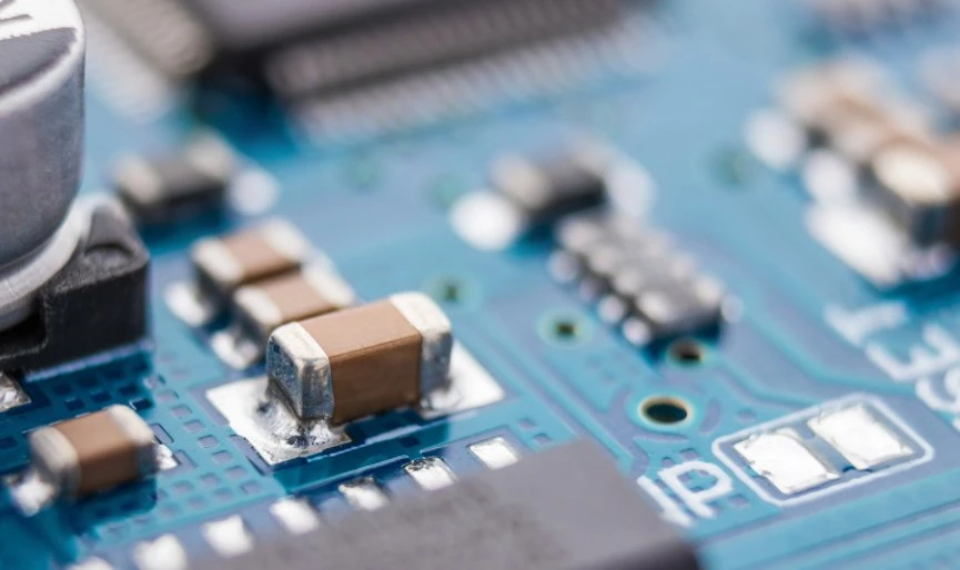 Sạc EV an toàn và đáng tin cậy bằng cách sử dụng tụ điện gốm nhiều lớp (MLCCs) 34 MLCCs không chỉ giữ cho hệ thống sạc ổn định mà còn giúp kiểm soát nhiệt độ trong quá trình sạc