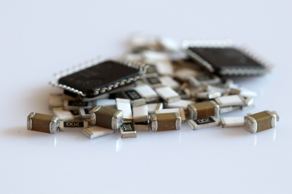 Sạc EV an toàn và đáng tin cậy bằng cách sử dụng tụ điện gốm nhiều lớp (MLCCs)